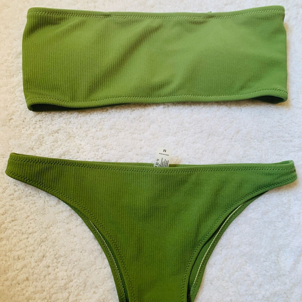 Bikini set - Picture 1 of 5
